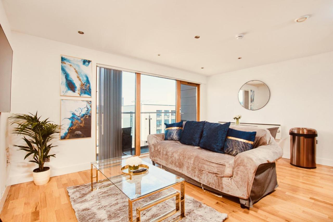 King Deluxe City Apt Large Space& Free Parking! No Balcony Лидс Экстерьер фото