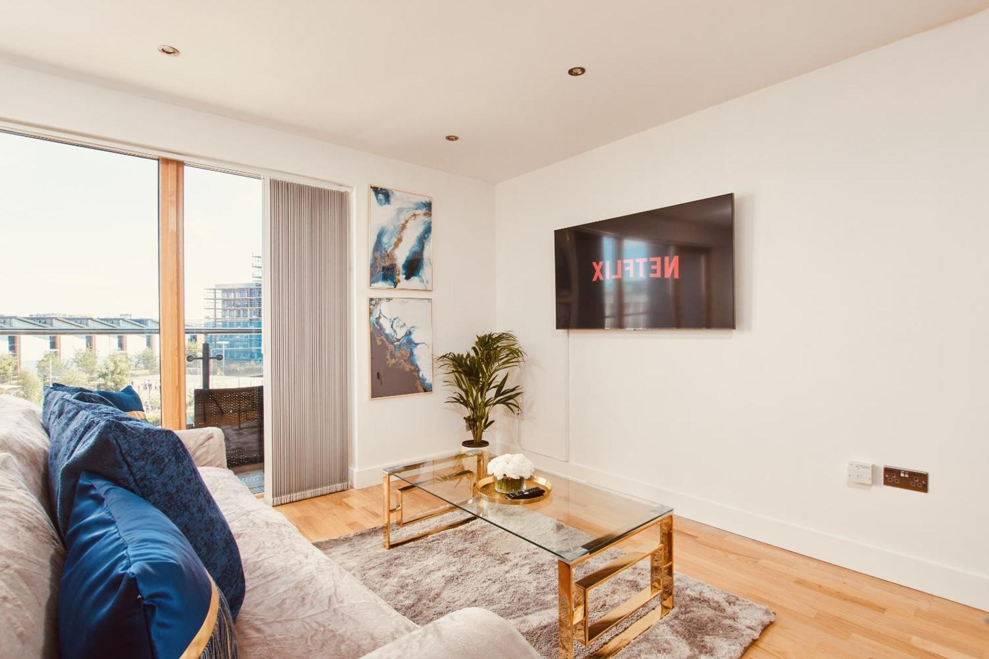 King Deluxe City Apt Large Space& Free Parking! No Balcony Лидс Экстерьер фото